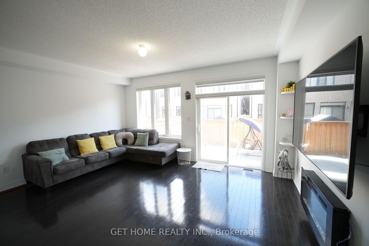 Photo 5 at 29 Goulston Street, Northwest Brampton, Brampton