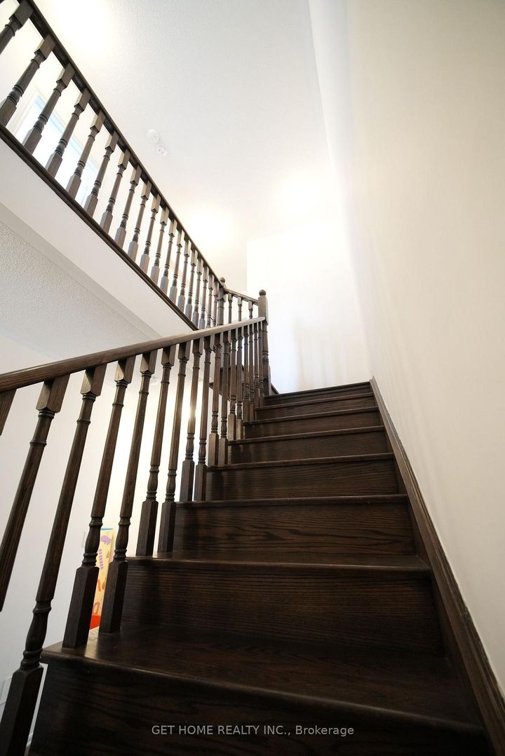 Photo 9 at 29 Goulston Street, Northwest Brampton, Brampton