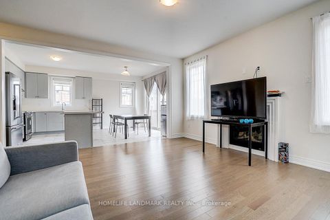 Photo 10 at 57 Faimira Avenue, Keswick South, Georgina