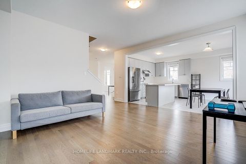 Photo 11 at 57 Faimira Avenue, Keswick South, Georgina