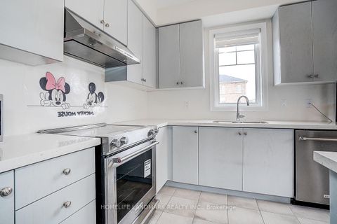 Photo 17 at 57 Faimira Avenue, Keswick South, Georgina