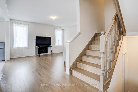 Photo 20 at 57 Faimira Avenue, Keswick South, Georgina