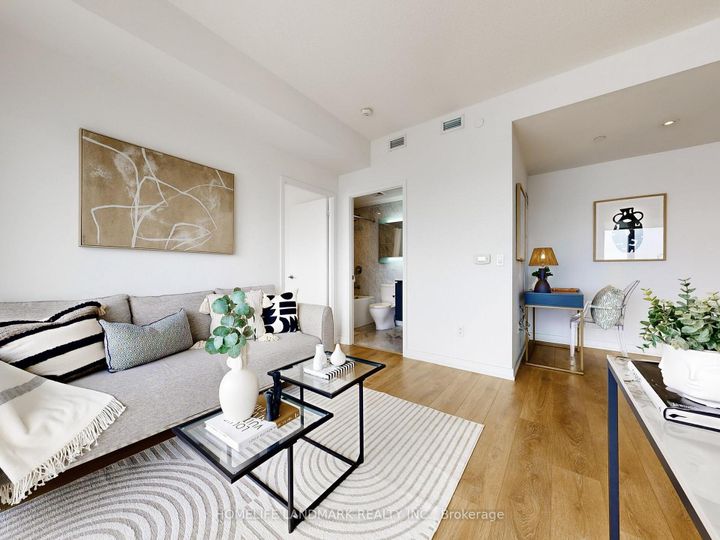 Photo 7 at 2011 - 117 Mcmahon Drive, Bayview Village, Toronto