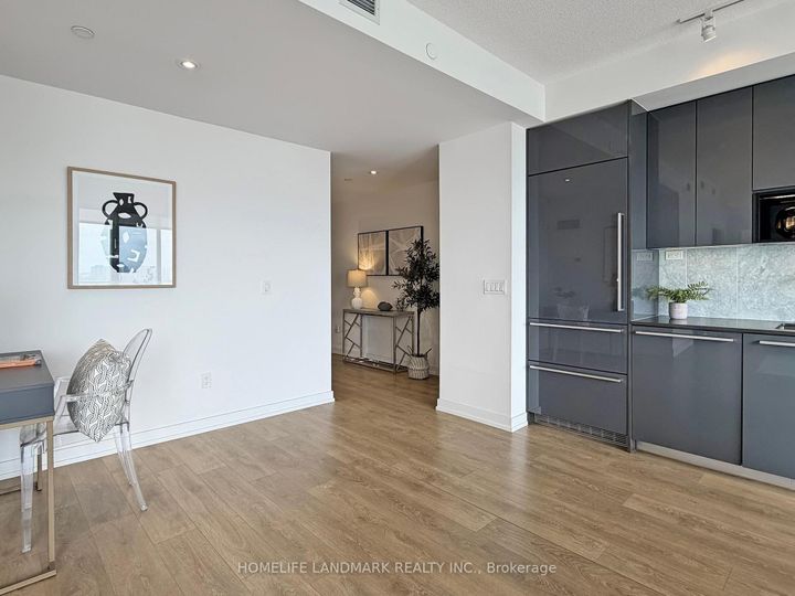 Photo 9 at 2011 - 117 Mcmahon Drive, Bayview Village, Toronto