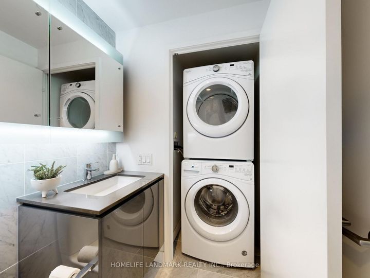 Photo 16 at 2011 - 117 Mcmahon Drive, Bayview Village, Toronto