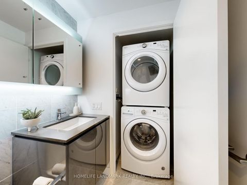 Photo 16 at 2011 - 117 Mcmahon Drive, Bayview Village, Toronto