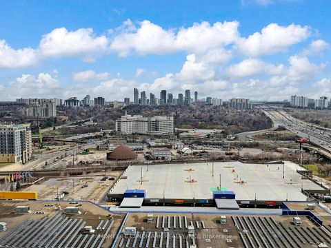 Photo 23 at 2011 - 117 Mcmahon Drive, Bayview Village, Toronto