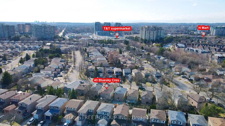 Photo 7 at 43 Bluesky Crescent, Observatory, Richmond Hill