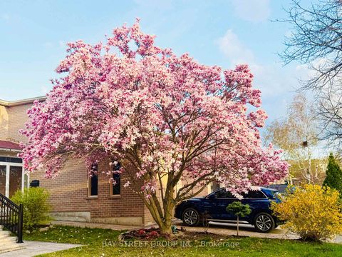 Photo 3 at 43 Bluesky Crescent, Observatory, Richmond Hill