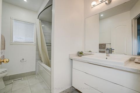 Photo 24 at 145 Glasgow Crescent, Keswick South, Georgina