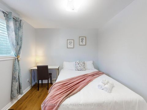 Photo 30 at 257 Cherokee Boulevard, Pleasant View, Toronto
