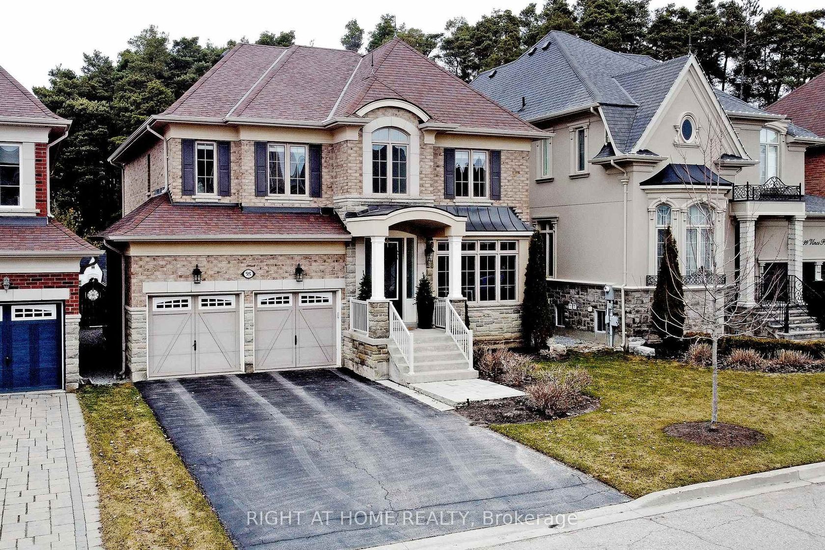 95 Vines Place, Bayview Southeast, Aurora photo number 2