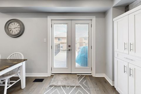 Photo 11 at 6 Hirst Avenue, Keswick South, Georgina