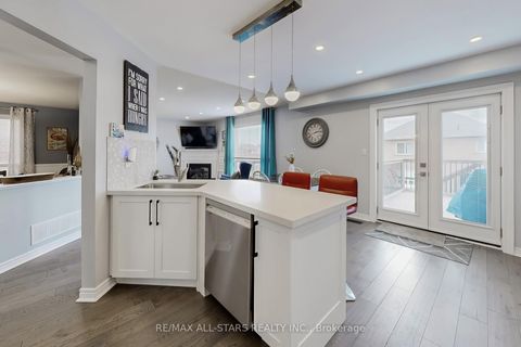 Photo 13 at 6 Hirst Avenue, Keswick South, Georgina