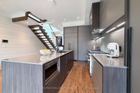 Photo 12 at 159 Roe Avenue, Nortown, Toronto