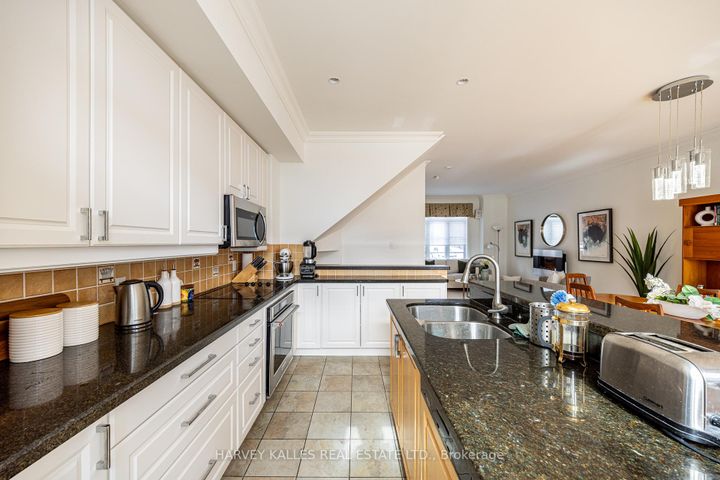 Photo 7 at 51 Shaftesbury Avenue, Moore Park, Toronto