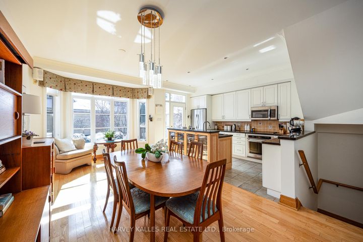 Photo 11 at 51 Shaftesbury Avenue, Moore Park, Toronto