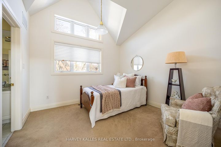 Photo 35 at 51 Shaftesbury Avenue, Moore Park, Toronto