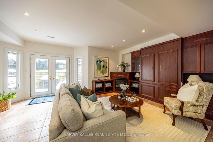 Photo 40 at 51 Shaftesbury Avenue, Moore Park, Toronto