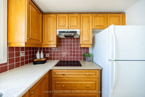 Photo 34 at 51 Shaftesbury Avenue, Moore Park, Toronto