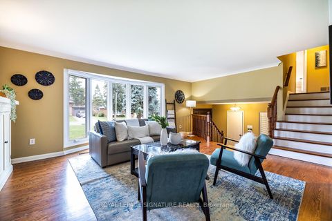 Photo 4 at 40 Cobham Crescent, Victoria Village, Toronto