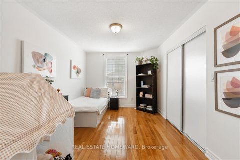Photo 16 at 14 Fairhead Mews, Danforth, Toronto
