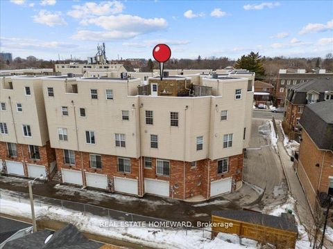 Photo 33 at 14 Fairhead Mews, Danforth, Toronto