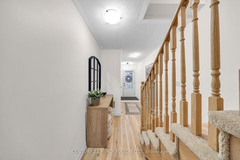 Photo 4 at 23 Honey Crisp Lane, Bowmanville, Clarington