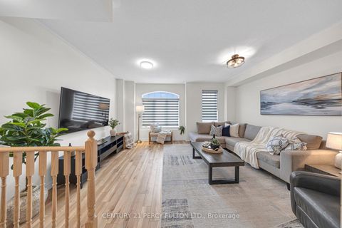 Photo 10 at 23 Honey Crisp Lane, Bowmanville, Clarington