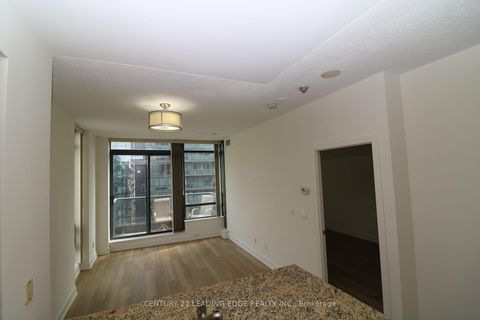 Photo 12 at 1404 - 438 KING Street W, Waterfront Communities C1, Toronto