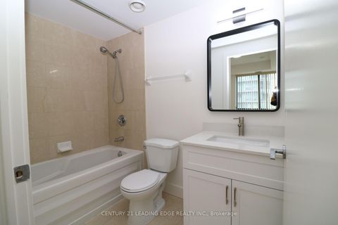 Photo 22 at 1404 - 438 KING Street W, Waterfront Communities C1, Toronto
