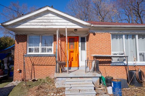 Photo 1 at 14 Mackinac Crescent, Bendale, Toronto
