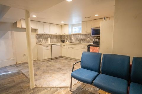 Photo 7 at 14 Mackinac Crescent, Bendale, Toronto