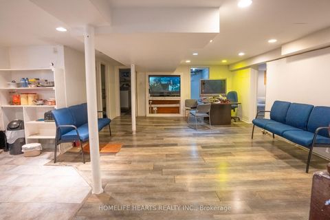 Photo 9 at 14 Mackinac Crescent, Bendale, Toronto