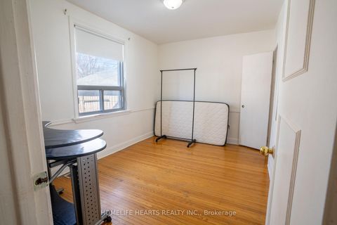 Photo 12 at 14 Mackinac Crescent, Bendale, Toronto