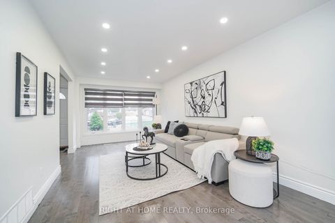 Photo 4 at 35 Tillbrook Court, Malvern, Toronto