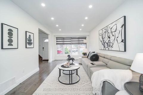 Photo 5 at 35 Tillbrook Court, Malvern, Toronto