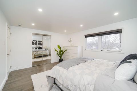 Photo 18 at 35 Tillbrook Court, Malvern, Toronto