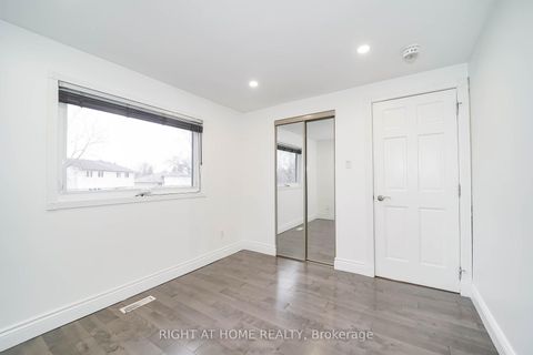 Photo 22 at 35 Tillbrook Court, Malvern, Toronto