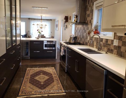 Photo 5 at 22 Coreydale Court, Bathurst Manor, Toronto