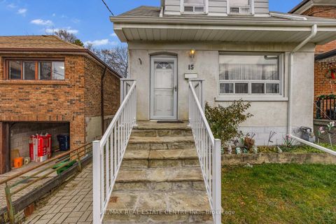 Photo 3 at 15 Cliff Street, Smythe, Toronto