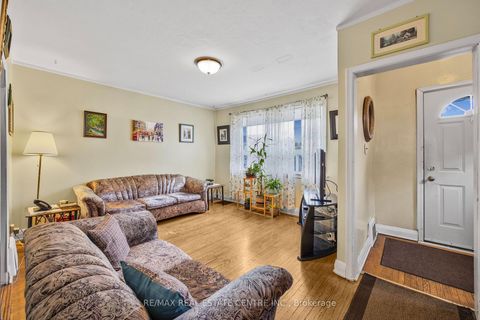 Photo 7 at 15 Cliff Street, Smythe, Toronto