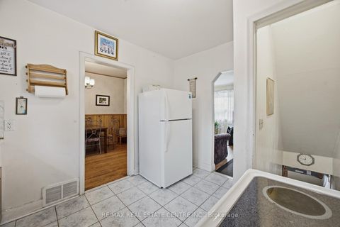 Photo 13 at 15 Cliff Street, Smythe, Toronto