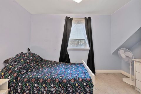 Photo 23 at 15 Cliff Street, Smythe, Toronto