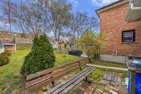 Photo 38 at 15 Cliff Street, Smythe, Toronto