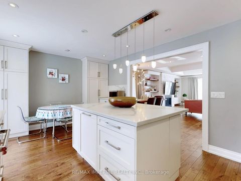 Photo 7 at 35 Waddington Crescent, Don Valley Village, Toronto