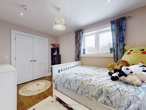 Photo 24 at 35 Waddington Crescent, Don Valley Village, Toronto