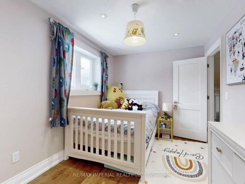 Photo 25 at 35 Waddington Crescent, Don Valley Village, Toronto