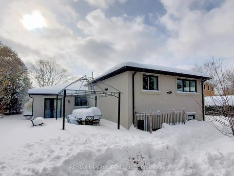 Photo 39 at 35 Waddington Crescent, Don Valley Village, Toronto