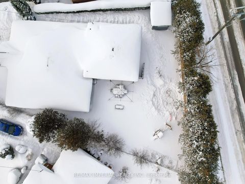 Photo 44 at 35 Waddington Crescent, Don Valley Village, Toronto